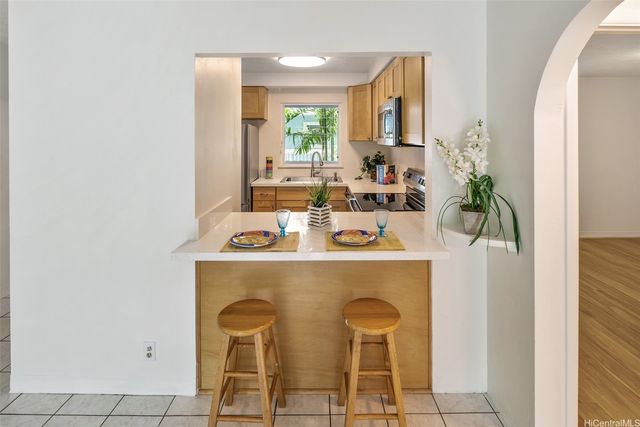 355 Aoloa Street E202, Kailua, HI 96734