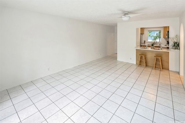 355 Aoloa Street E202, Kailua, HI 96734