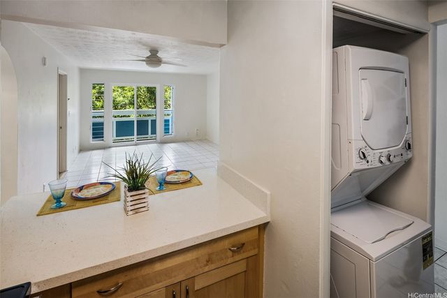 355 Aoloa Street E202, Kailua, HI 96734