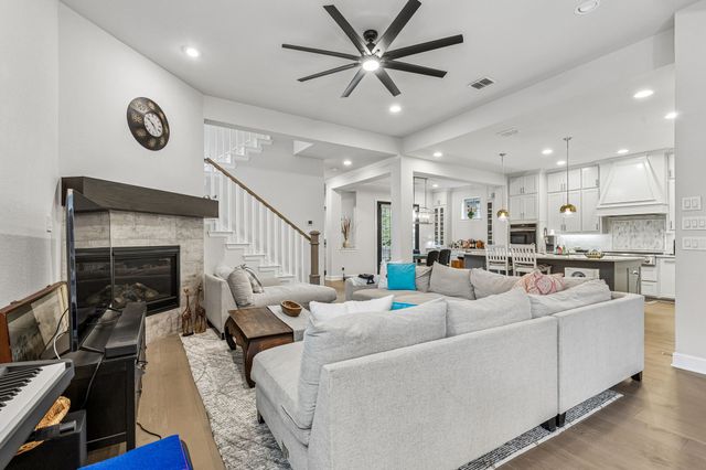 1017 Gardenia Street, Carrollton, TX 75007