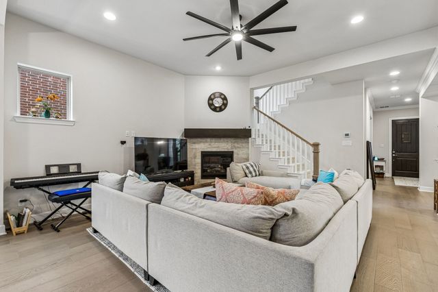 1017 Gardenia Street, Carrollton, TX 75007