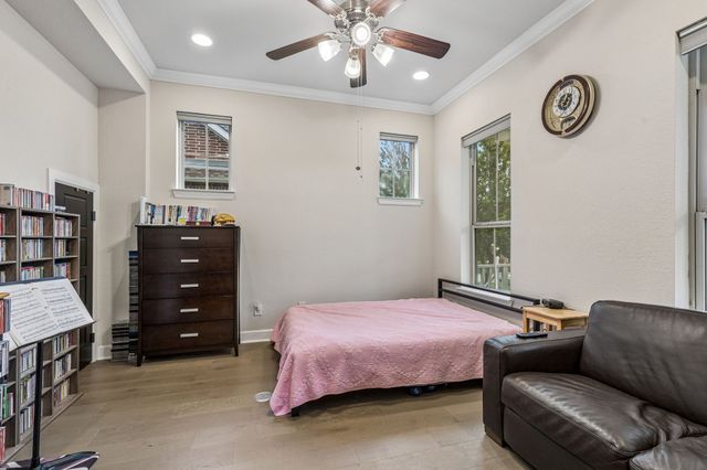 1017 Gardenia Street, Carrollton, TX 75007