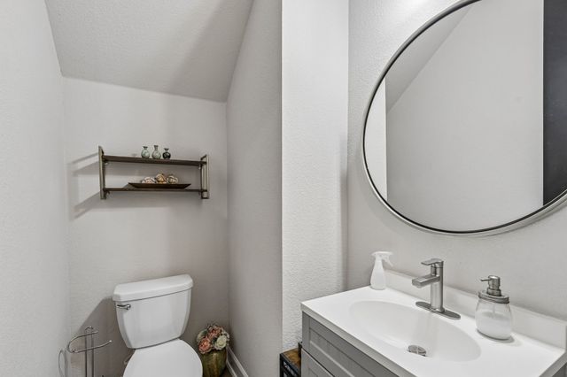 1017 Gardenia Street, Carrollton, TX 75007