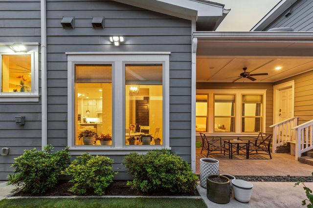 1017 Gardenia Street, Carrollton, TX 75007