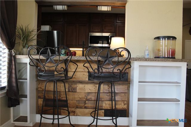 211 Rabbit Hollow Lane, Georgetown, TX 78626