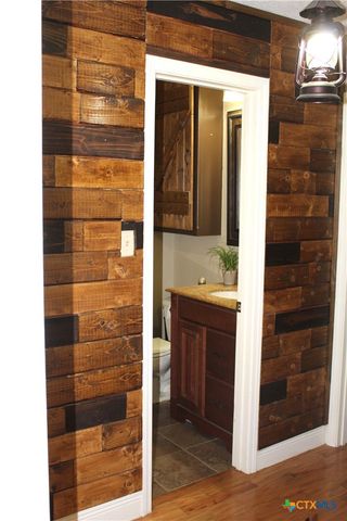 211 Rabbit Hollow Lane, Georgetown, TX 78626