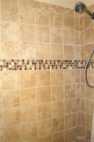 211 Rabbit Hollow Lane, Georgetown, TX 78626