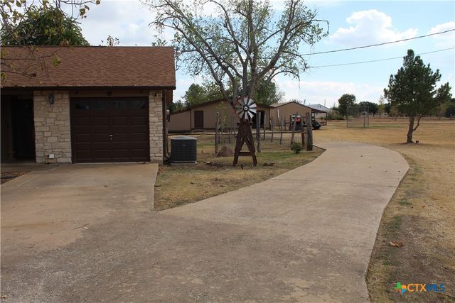 211 Rabbit Hollow Lane, Georgetown, TX 78626