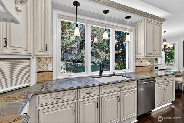 34529 5th Place SW, Federal Way, WA 98023