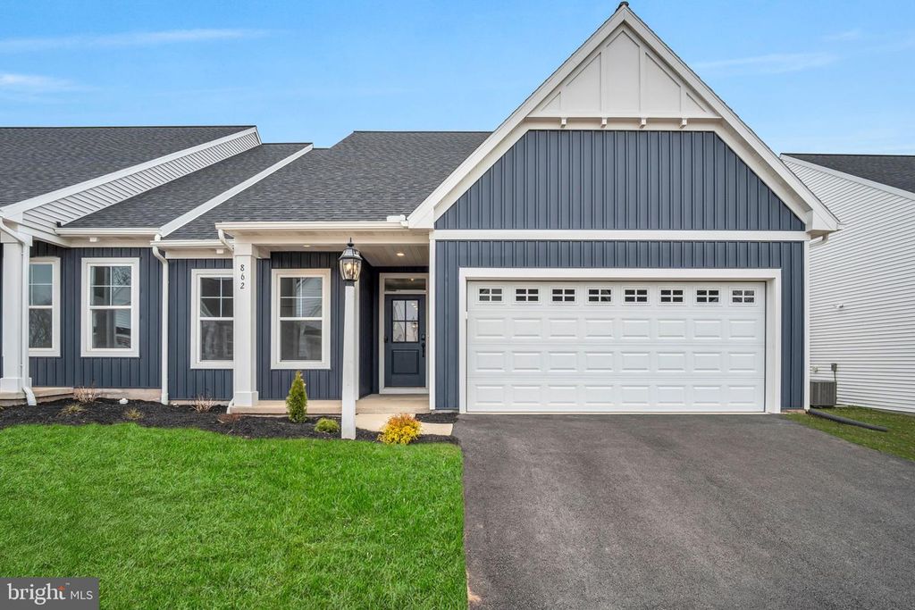 862 SHADOWBROOKE DR, Dover, PA 17315