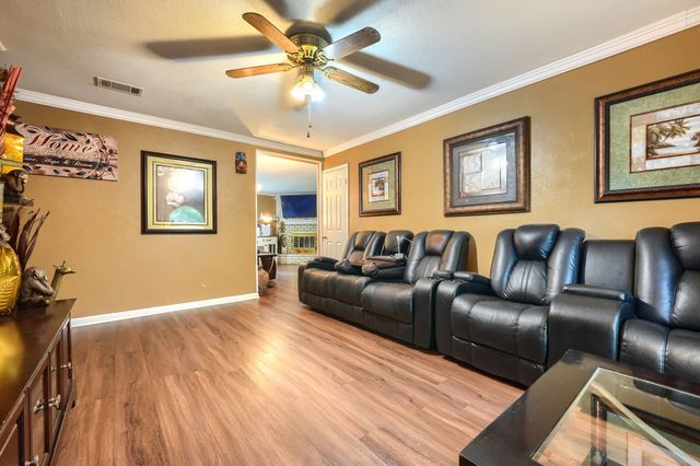 507 S Walnut Creek Drive, Mansfield, TX 76063