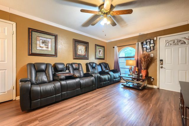507 S Walnut Creek Drive, Mansfield, TX 76063