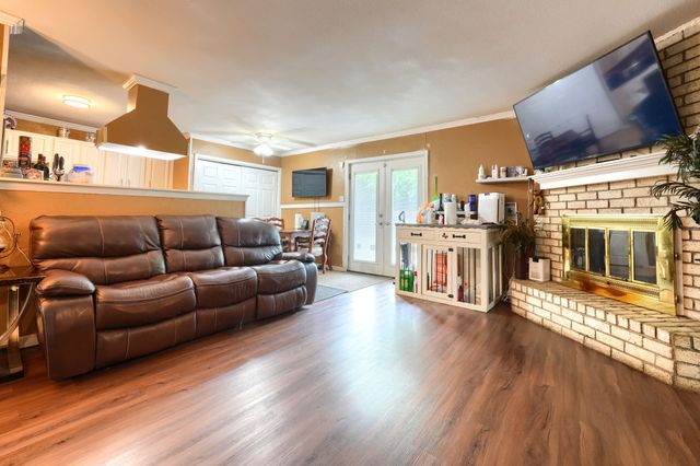 507 S Walnut Creek Drive, Mansfield, TX 76063