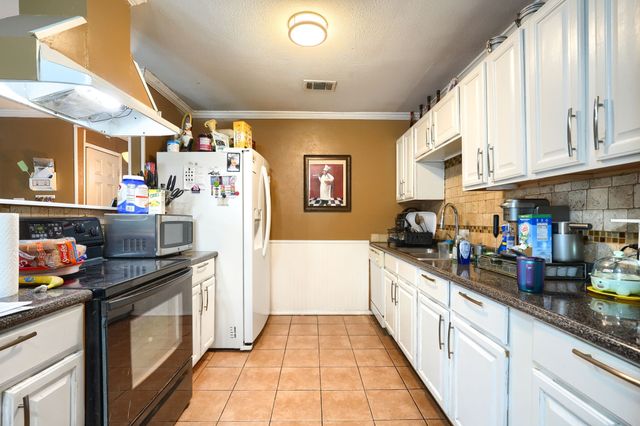 507 S Walnut Creek Drive, Mansfield, TX 76063