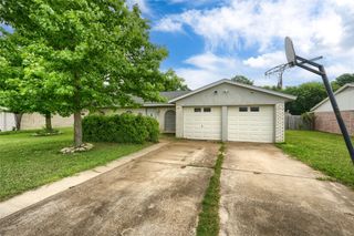 507 S Walnut Creek Drive, Mansfield, TX 76063