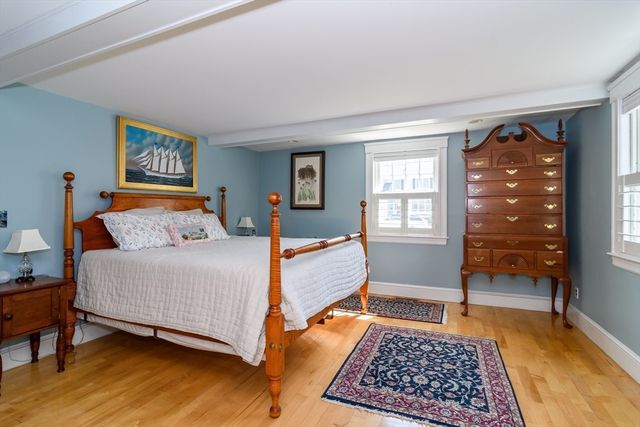 42 Jackson Rd, Wellesley, MA 02481