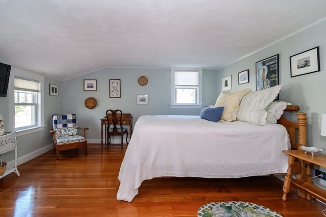 42 Jackson Rd, Wellesley, MA 02481