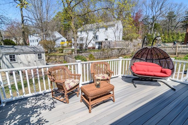 42 Jackson Rd, Wellesley, MA 02481