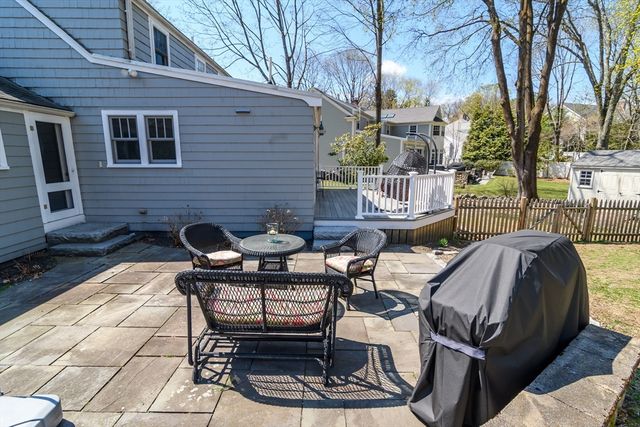 42 Jackson Rd, Wellesley, MA 02481