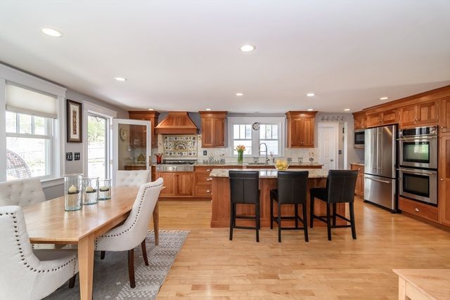 42 Jackson Rd, Wellesley, MA 02481