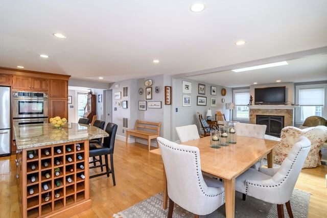 42 Jackson Rd, Wellesley, MA 02481
