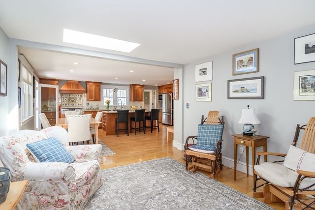 42 Jackson Rd, Wellesley, MA 02481