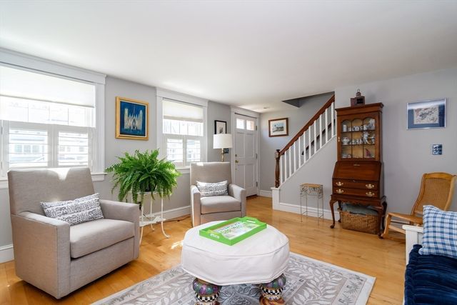 42 Jackson Rd, Wellesley, MA 02481