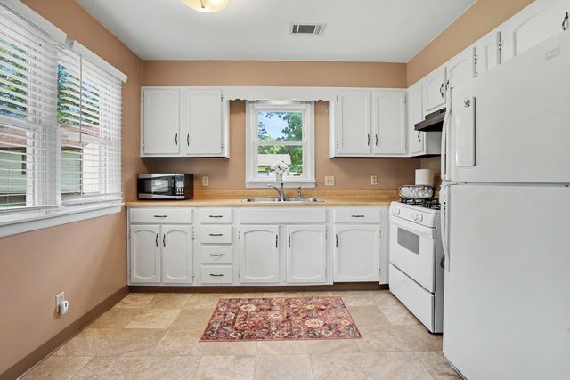 4612 26TH Avenue, Moline, IL 61265
