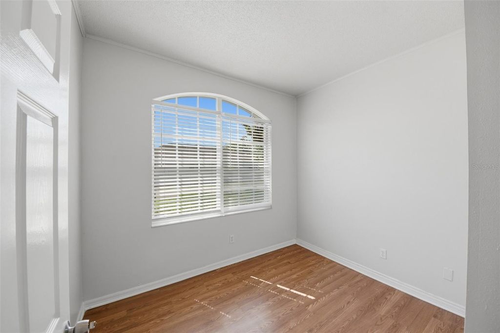 Image 13 of property listing at 949 WHISPERING CYPRESS LANE, Orlando, FL 32824