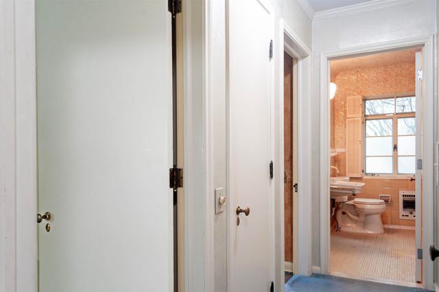 1220 S Oxford Road, Grosse Pointe Woods, MI 48236
