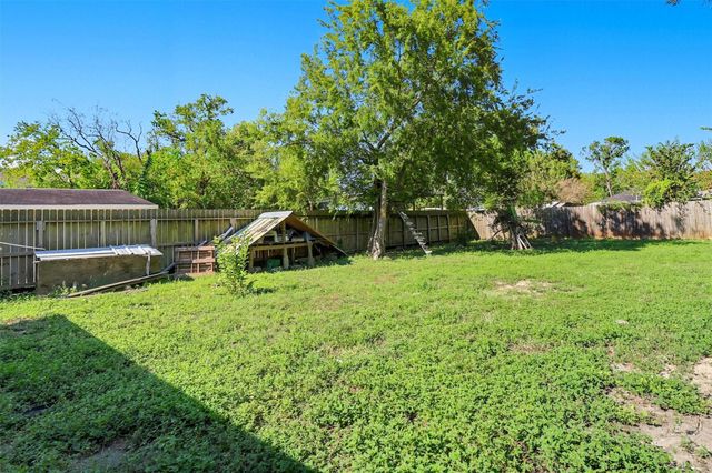 5415 Queensland Street, Houston, TX 77028