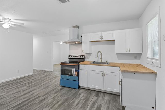 5415 Queensland Street, Houston, TX 77028