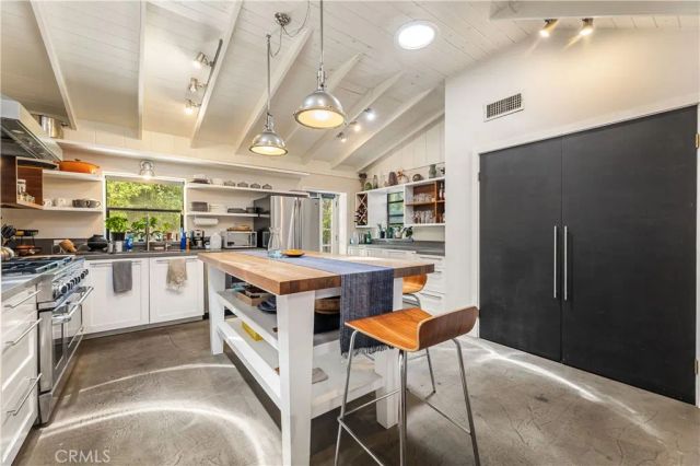 2361 Pelham, Los Angeles, CA 90064