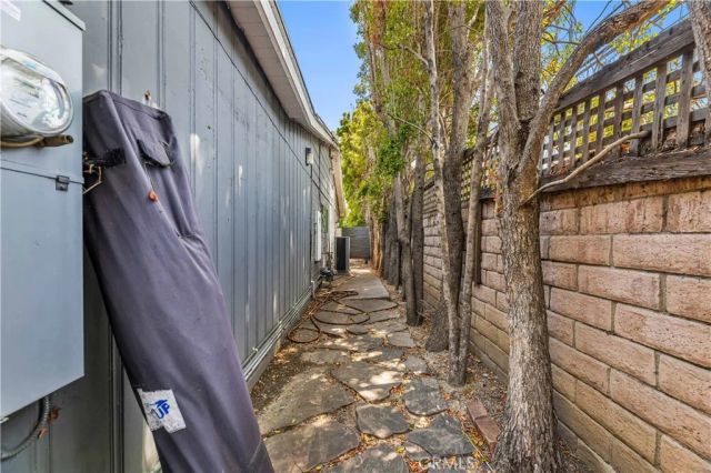 2361 Pelham, Los Angeles, CA 90064