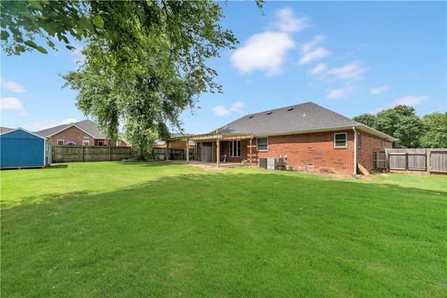 600 Primrose Avenue, Siloam Springs, AR 72761