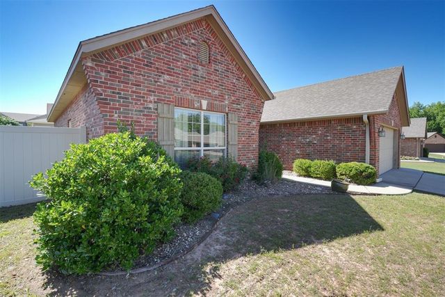2016 Lantana Circle, Shawnee, OK 74804