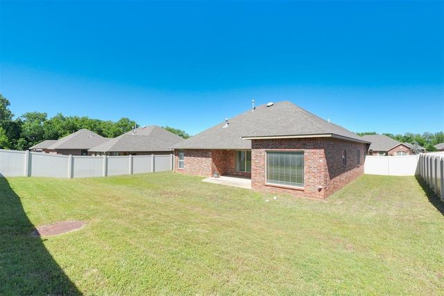 2016 Lantana Circle, Shawnee, OK 74804