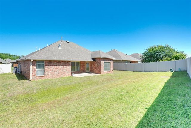 2016 Lantana Circle, Shawnee, OK 74804