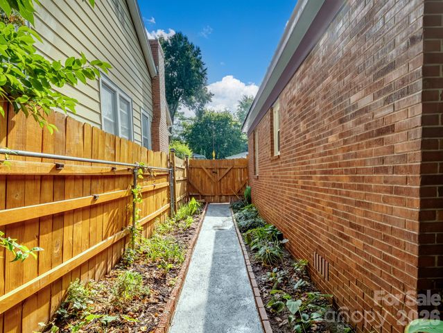 1609 Taylor Avenue, Charlotte, NC 28216