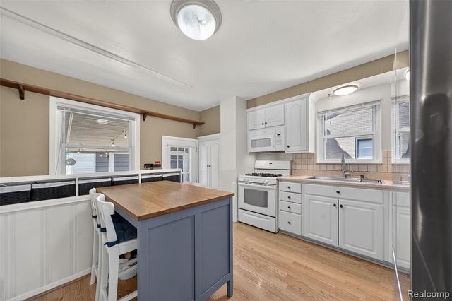 32137 Hees Street, Livonia, MI 48150