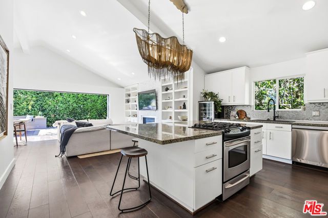 3640 Maplewood Avenue, Los Angeles, CA 90066