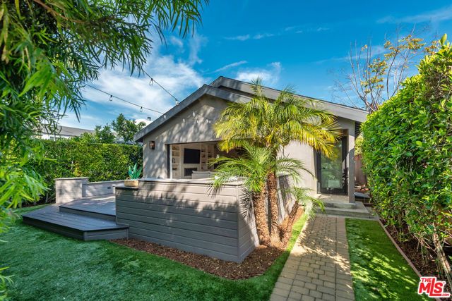 3640 Maplewood Avenue, Los Angeles, CA 90066