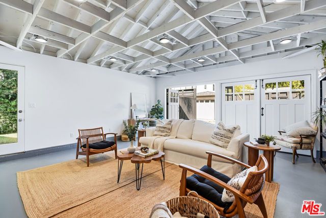 3640 Maplewood Avenue, Los Angeles, CA 90066