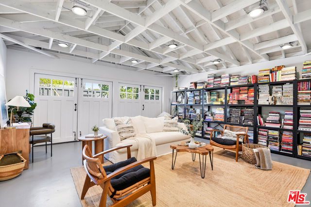 3640 Maplewood Avenue, Los Angeles, CA 90066