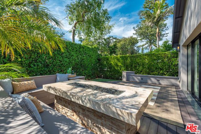 3640 Maplewood Avenue, Los Angeles, CA 90066