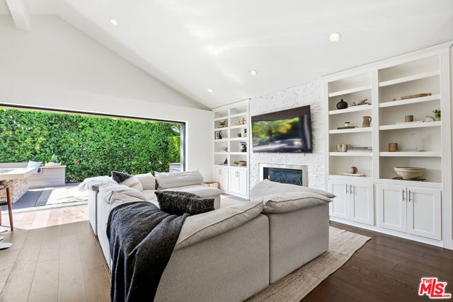 3640 Maplewood Avenue, Los Angeles, CA 90066