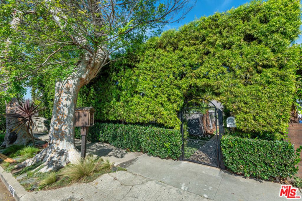 3640 Maplewood Avenue, Los Angeles, CA 90066