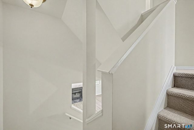 150 Hope Street 14, Stamford, CT 06906