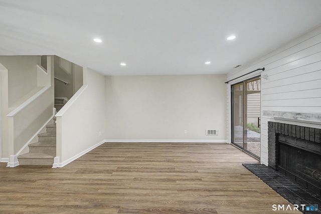 150 Hope Street 14, Stamford, CT 06906