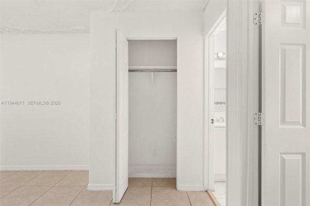 4120 SW 19th St, West Park, FL 33023